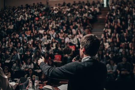 Debatte oder politische Kundgebung